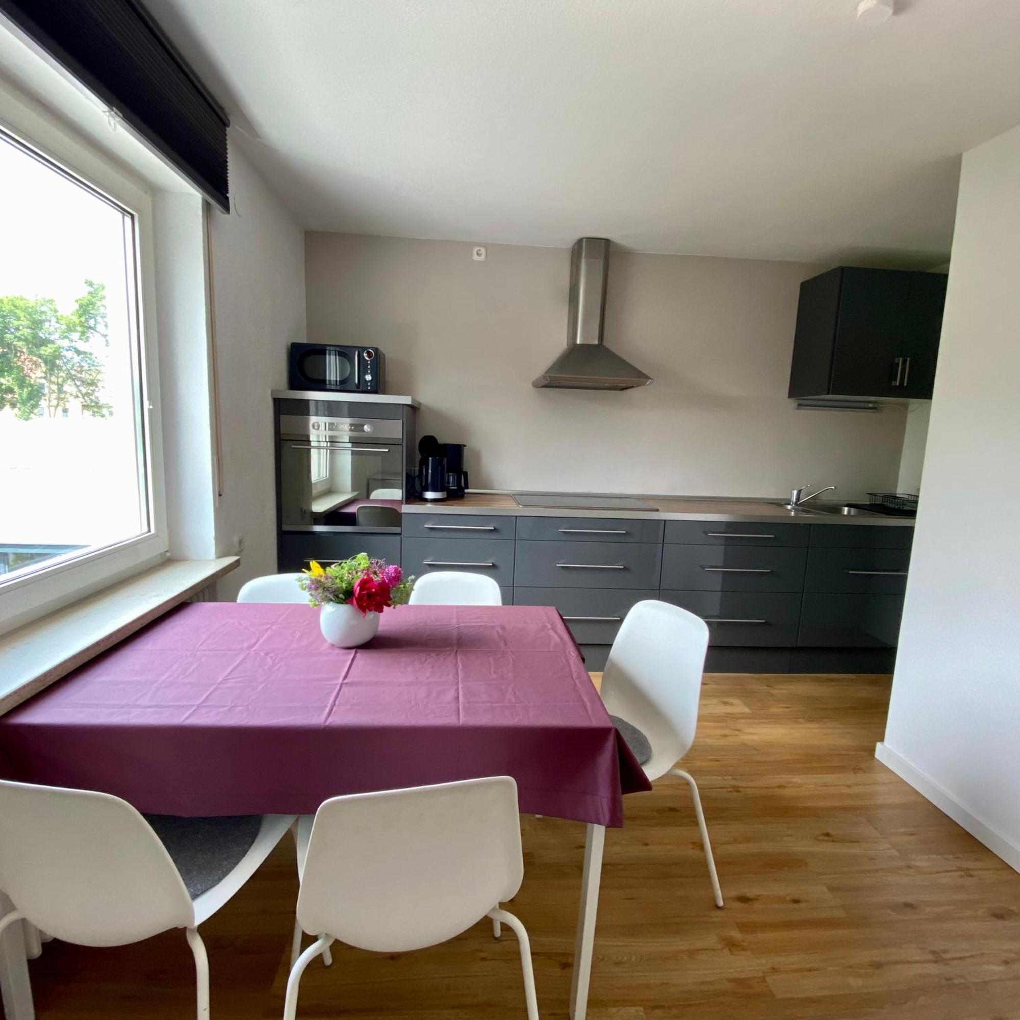 Urbanapartments Memmingen - Mit Kueche & Parkplatz ภายนอก รูปภาพ